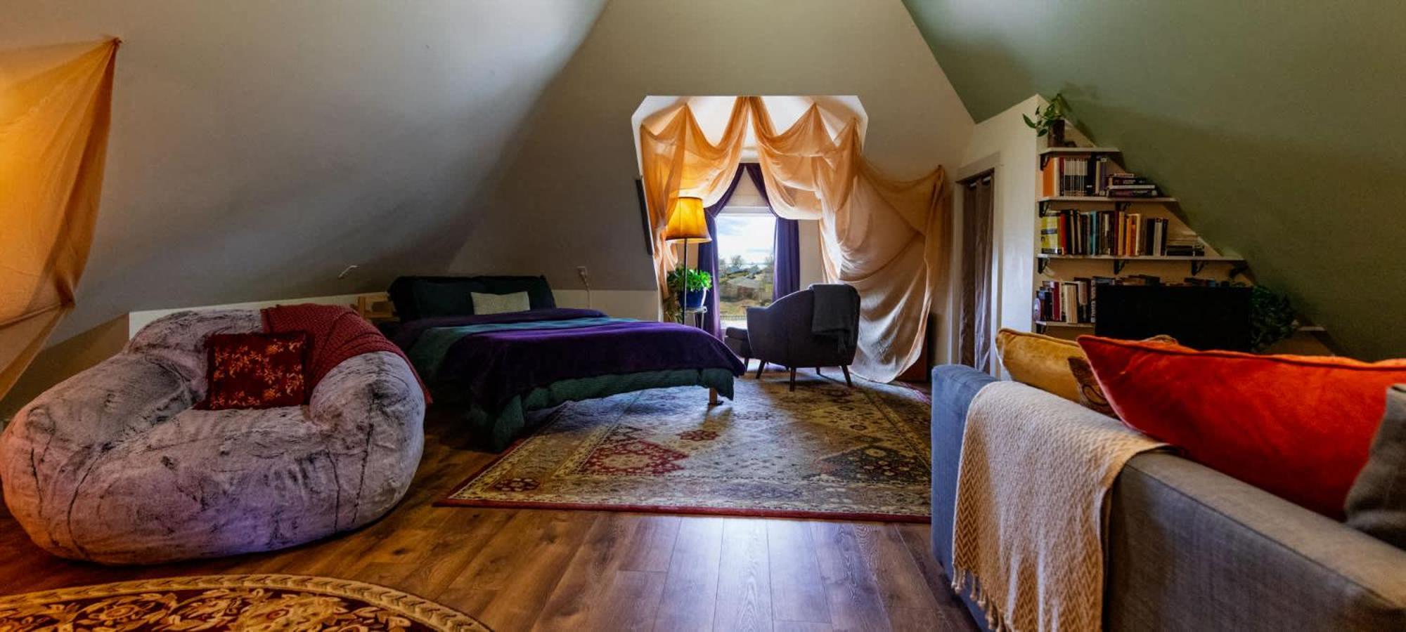 Centrally Located With Lake Views Burlington Eksteriør billede