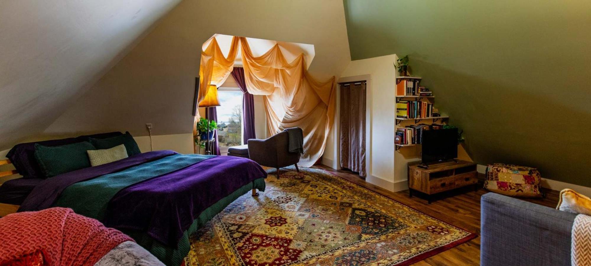 Centrally Located With Lake Views Burlington Eksteriør billede